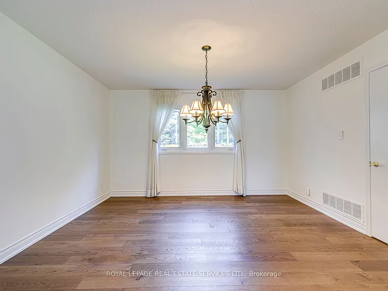1463 Albion Ave — Photo 7