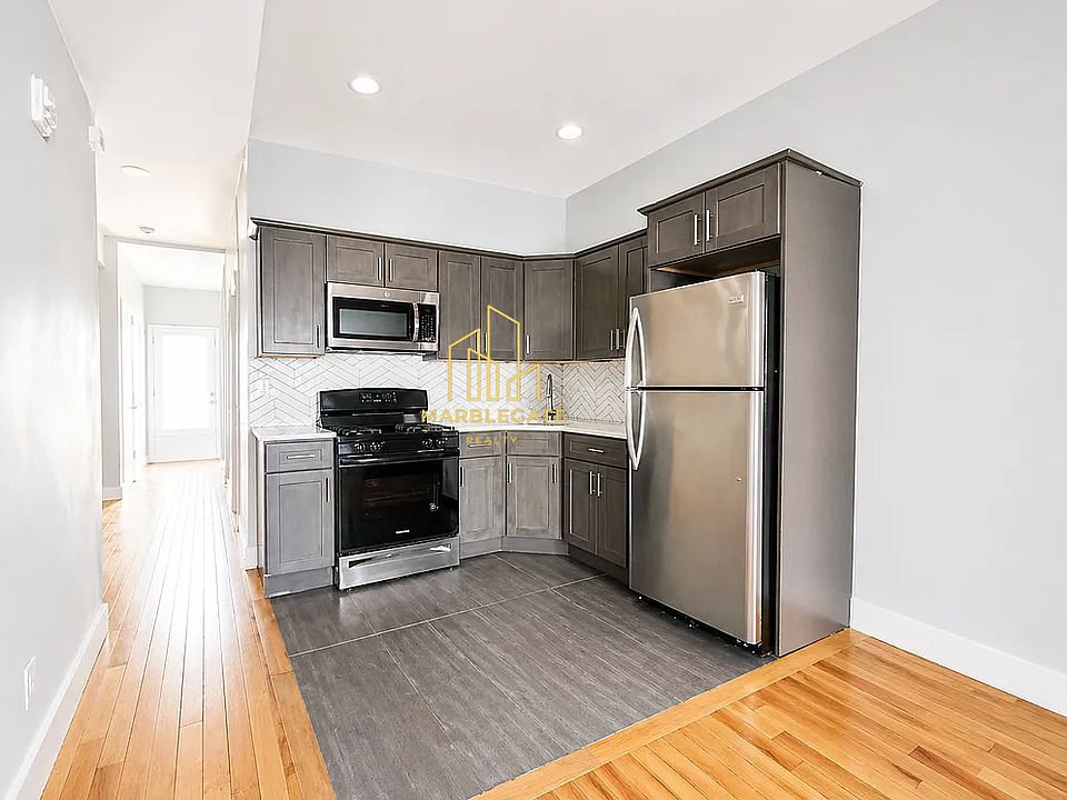1st image of 19 Jewett Ave #1RR