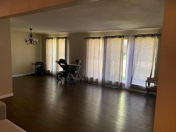 2nd image of 1056 Briarwood Ln