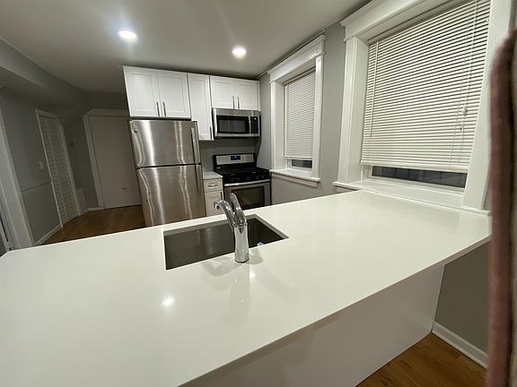 2nd image of 2426 N Maplewood Ave