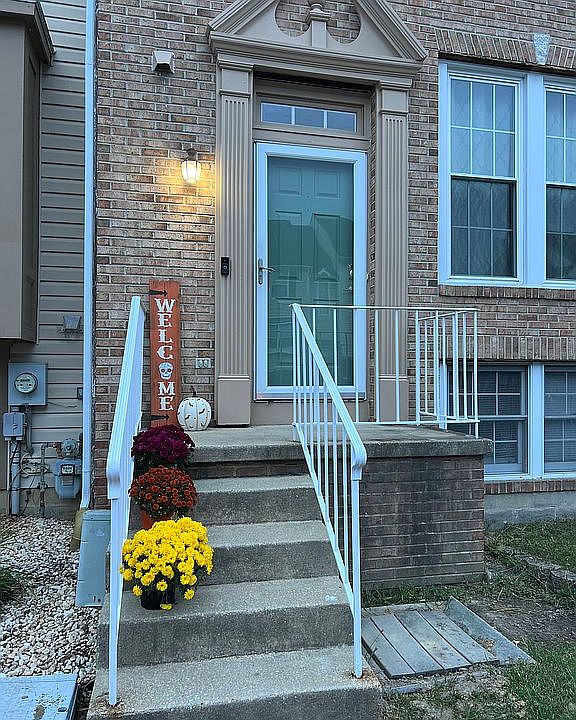 1st image of 830 Sabina Cir