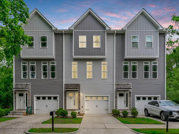 317 Luxe Hall Ln, Cary, NC 27513