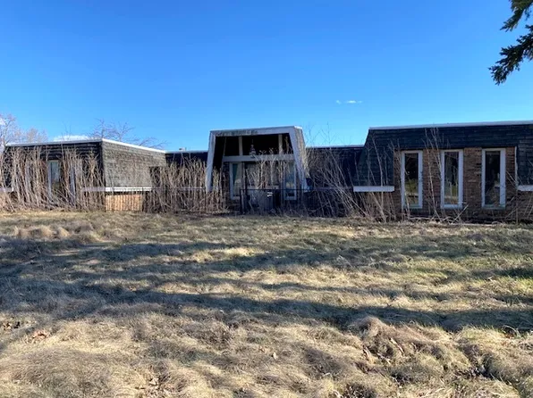 24679 Empire Ave, Sterling, IL 61081