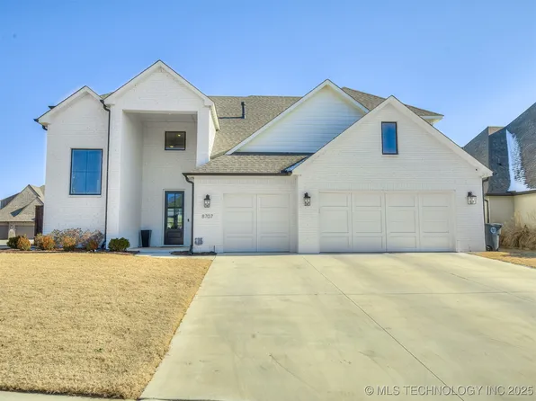 8707 S Phoenix Pl, Tulsa, OK 74132