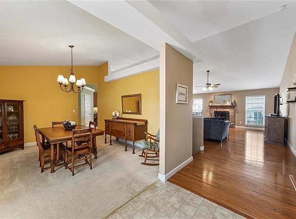 5th image of 422 Parkshire Place Dr