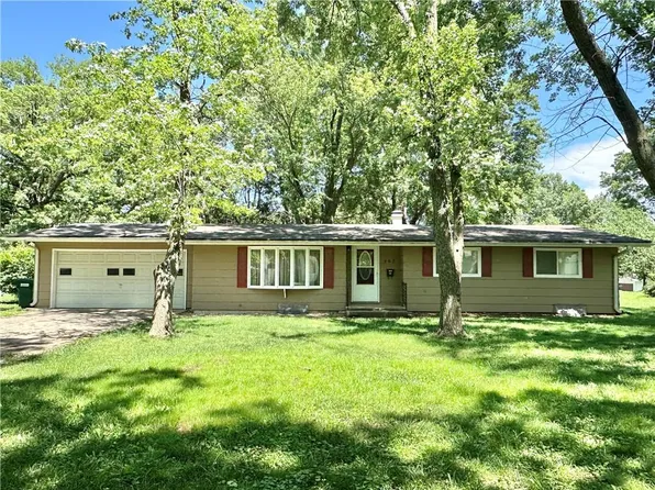 405 S Broadway St, Butler, MO 64730