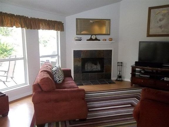 4th image of 1640 Ebony Ln