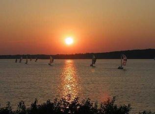 38 Summerfield Ln, Tiverton, RI 02878