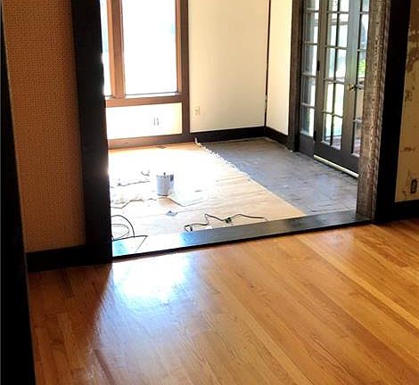 4th image of 10422 W 57th St
