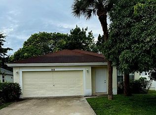 1018 Park Hill Dr, Haverhill, FL 33417