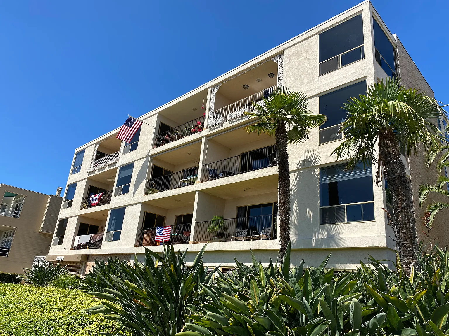 2 bed, 1268 sqft, $4,300 — Photo 2
