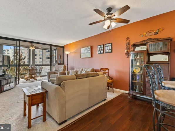 1001 N Randolph St APT 611, Arlington, VA 22201