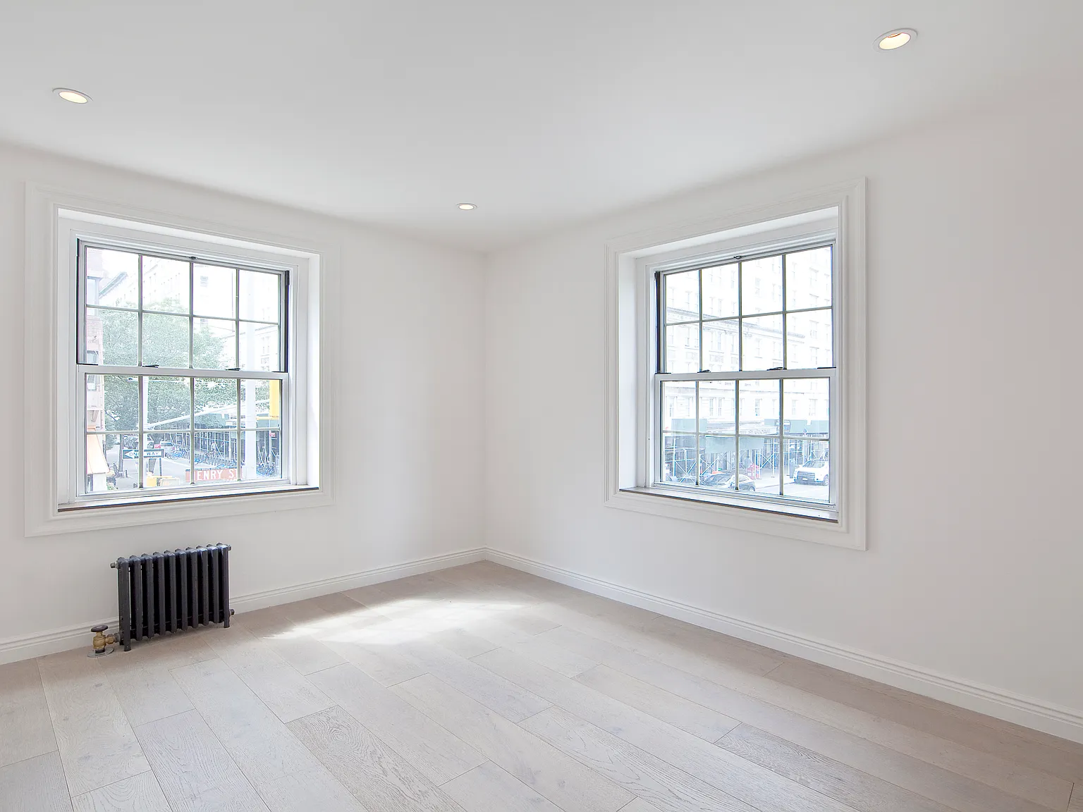 115 Henry Street — Photo 2
