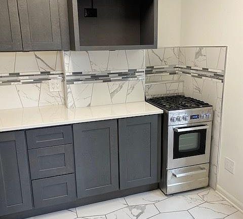4th image of 852 W Diversey Pkwy #2R