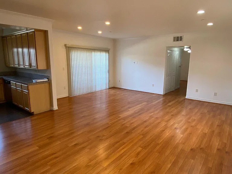 424 E Santa Anita Ave #204 — Photo 3
