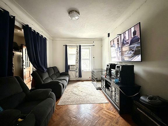 2nd image of 9219 95th St