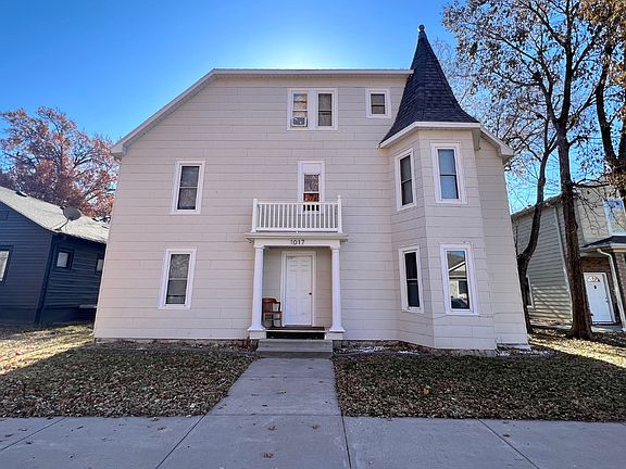 2nd image of 1017 Laramie St APT 3