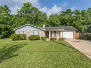 5701 Princeton Dr, Pensacola, FL 32526