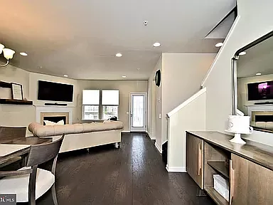 1818 Pinnacle Dr — Photo 9
