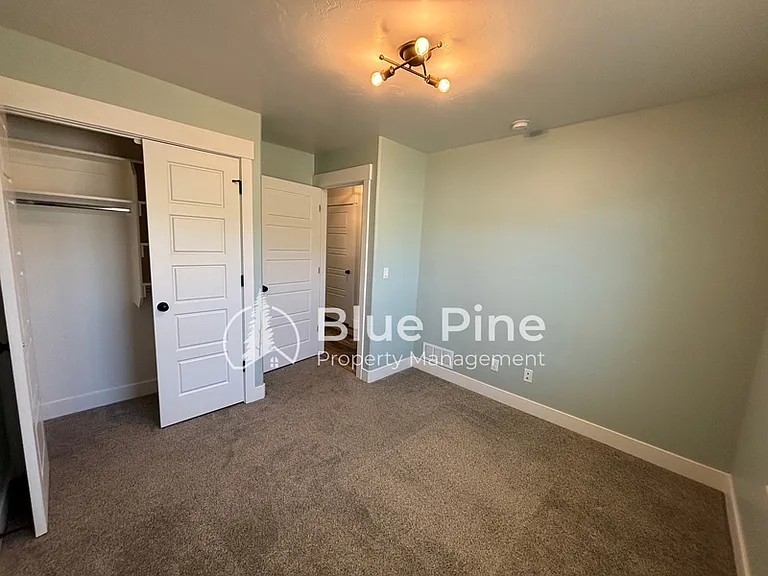 6389 Maggie Dr — Photo 35