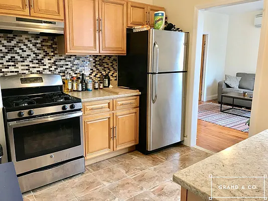 Rented by Grand & Co. | media 2