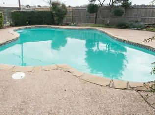 707 Bowie St, Forney, TX