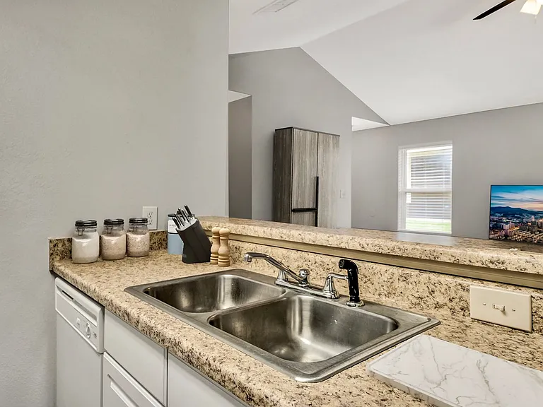 8720 Mansion Creek Cir — Photo 8