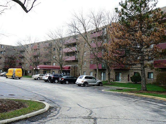 1st image of 1460 Fairlane Dr APT 216