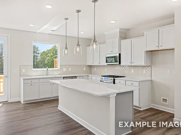 121 Broadway St, Knightdale, NC 27545