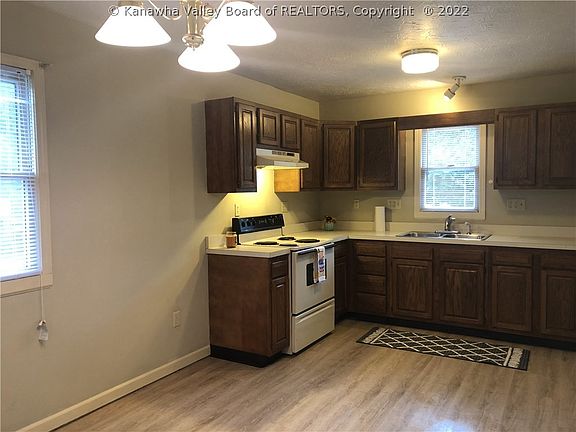 4th image of 605 Maywood Ave E