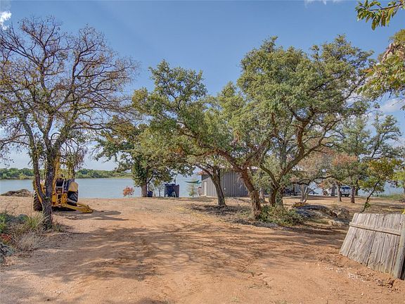 3rd image of 716 N Chaparral