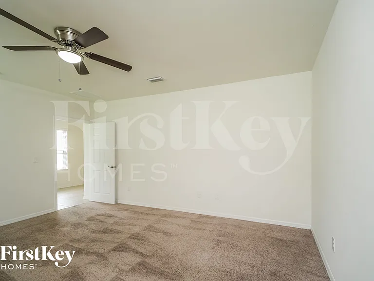 604 SW 6th Ave — Photo 13