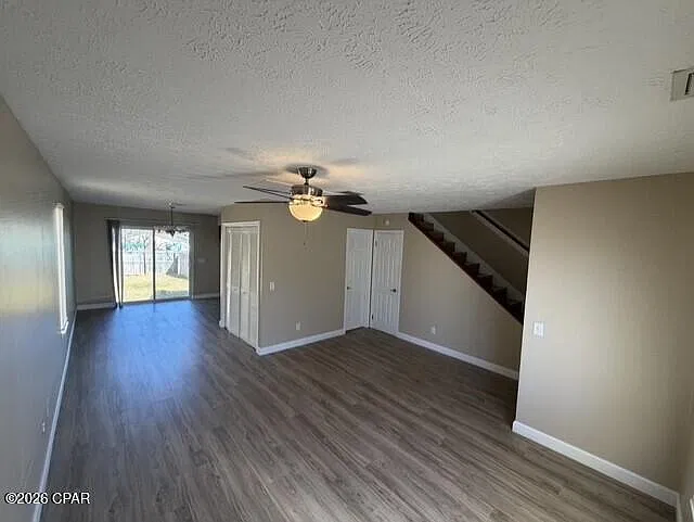 3 bed, 1200 sqft, $1,700 — Photo 3