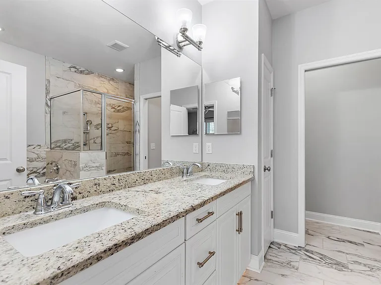 8756 Glenoak Trl — Photo 20