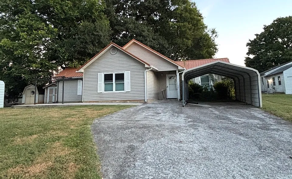 405 Beardshire St