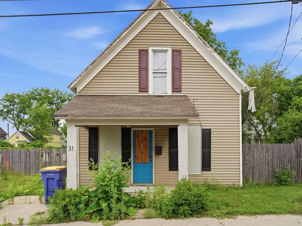31 Mathews Ct NE, Grand Rapids, MI 49505