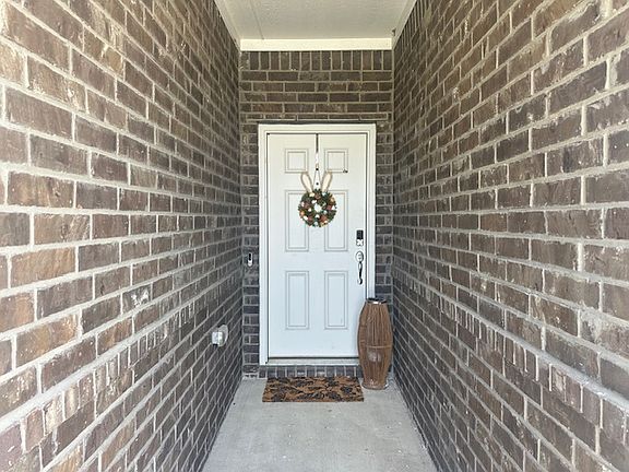 Covered front entryway