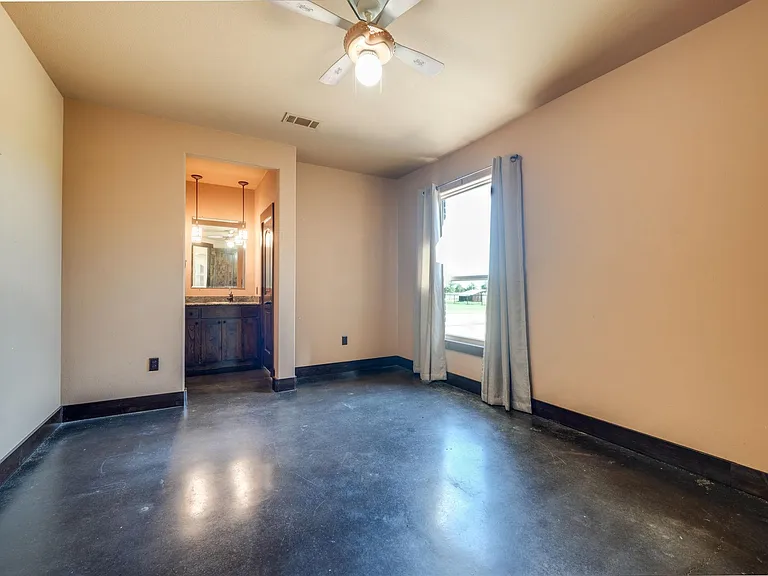 11445 Foutch Rd — Photo 24