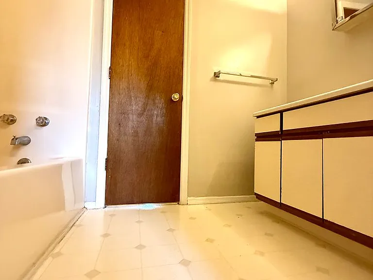 1713 N Lincoln St — Photo 15