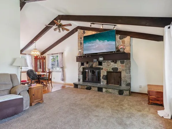 413 West Hilltop Trail, Fort Atkinson, WI 53538