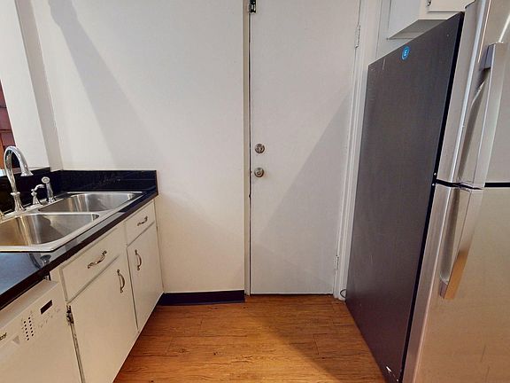 3rd image of 2677 Euclid Heights Blvd #8