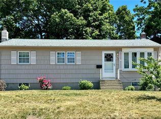 130 Kerri Lyn Rd, Warwick, RI 02889