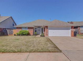 2613 Sequoyah Ave, Moore, OK 73160
