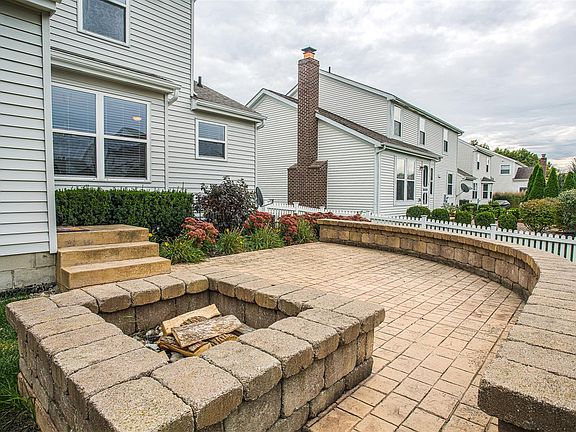 5th image of 4423 Greyhill St