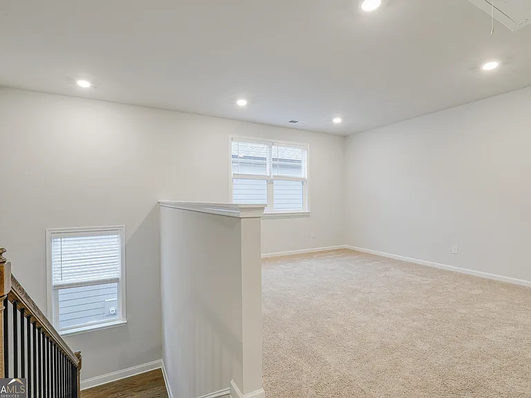 376 Caledonia Ct — Photo 29