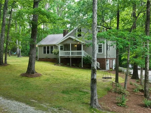740 Black Lake Rd, Thomasville, NC 27360