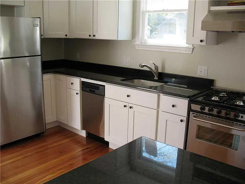 2 bed, 1.0 bath, 1008 sqft, $3,000 — Photo 4