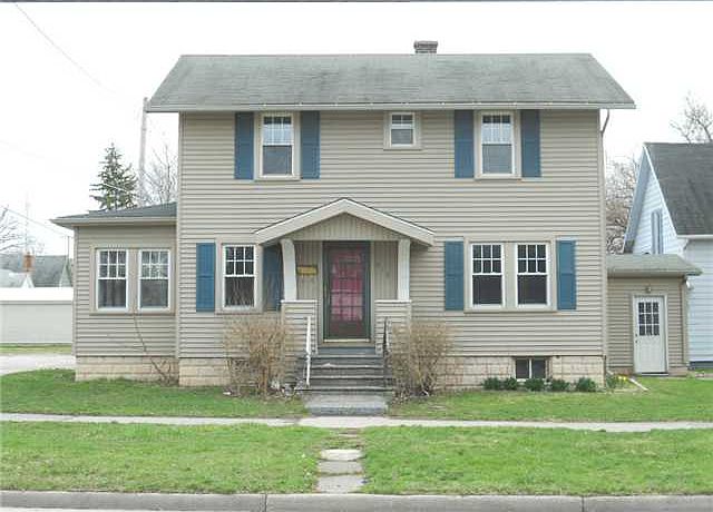 1st image of 418 W Lawrence St