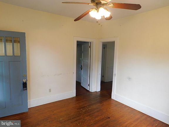 3rd image of 1327 Hanover St