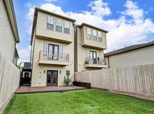 5416 Darling St #A, Houston, TX 77007